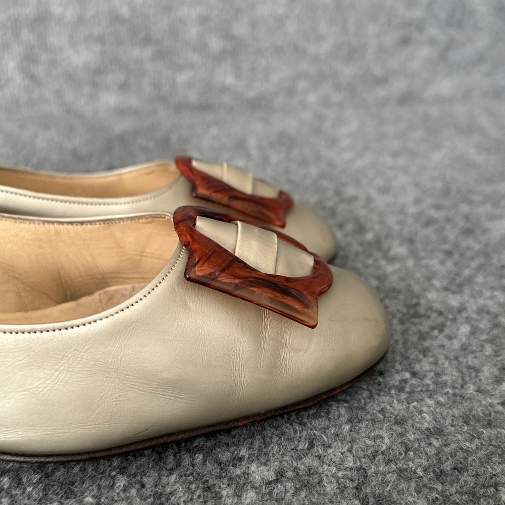 Vintage 60s Andrew Geller Pumps Womens 8B Beige Leather Buckle Kitten Heel Shoes - Picture 7 of 14